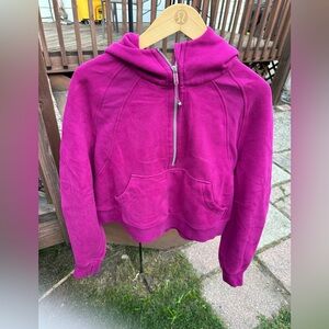 🚫SOLD🚫Beautiful magenta lululemon scuba M/L